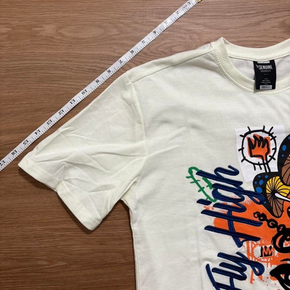 Genuine Authentic "Fly High" Graphic Tee – Size S - Picture 2 of 8